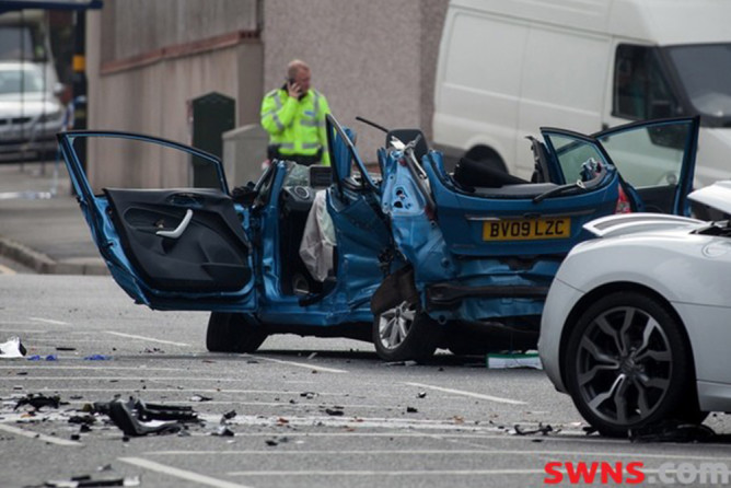 Acidente envolvendo um Audi R8 Spyder deixa um morto e um ferido na Inglaterra 2