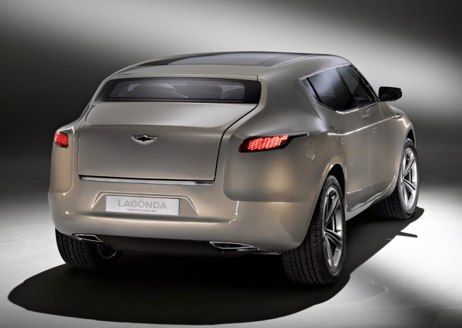 Aston Martin planeja desenvolver SUV em parceria com a Mercedes 1