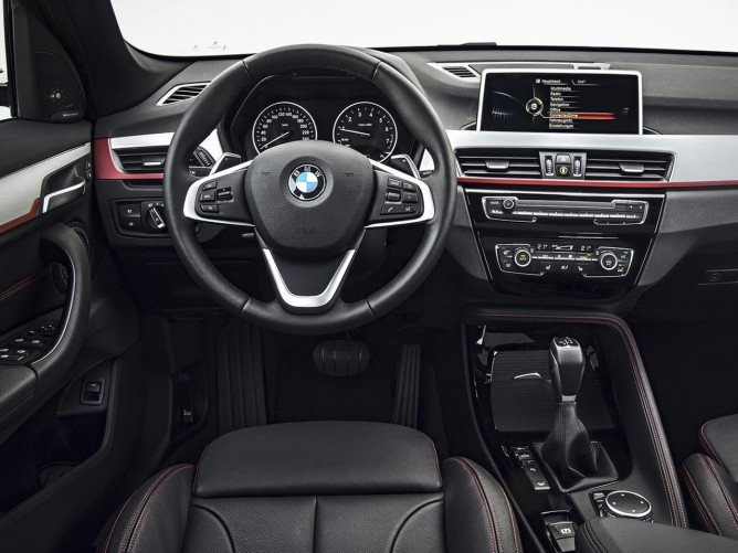 BMW revela nova geração do X1, que traz visual reformulado e tração dianteira 4