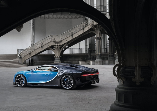 Bugatti revela sucessor do Veyron, o insano Chiron; novidade traz motor com 1.521 cv 17