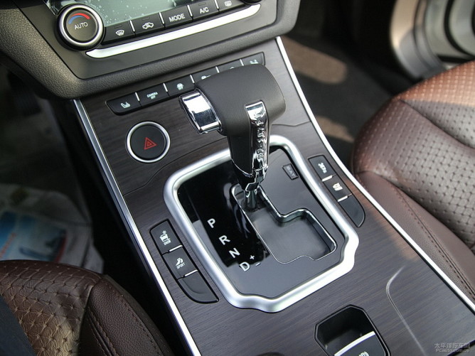 Clone do Evoque, Landwind X7 causa revolta na Land Rover 9