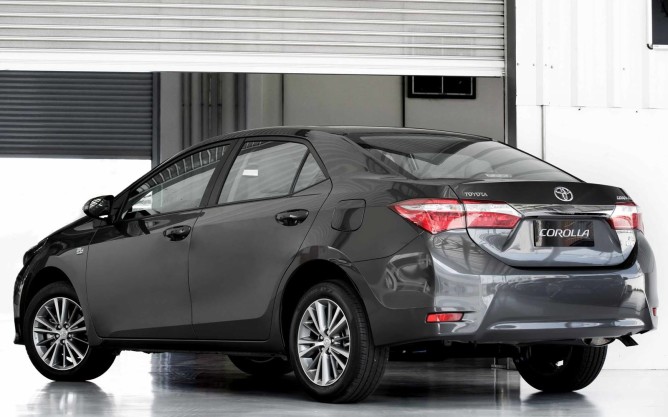 Corolla terá facelift, mas a geração atual está com desconto 2