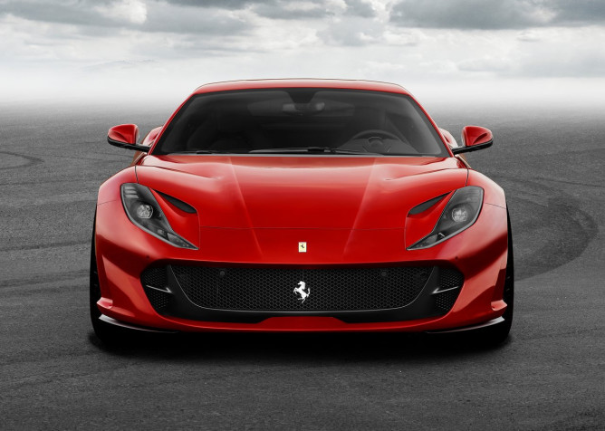 Ferrari revela a 812 Superfast, o modelo aspirado mais rápido da história da marca 2