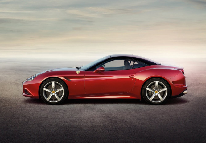 Ferrari revela nova geração da California 1