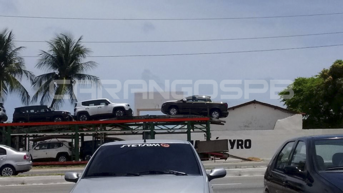 Fiat Toro MT6 4X4 Diesel é flagrada sem disfarces em João Pessoa, PB cegonha