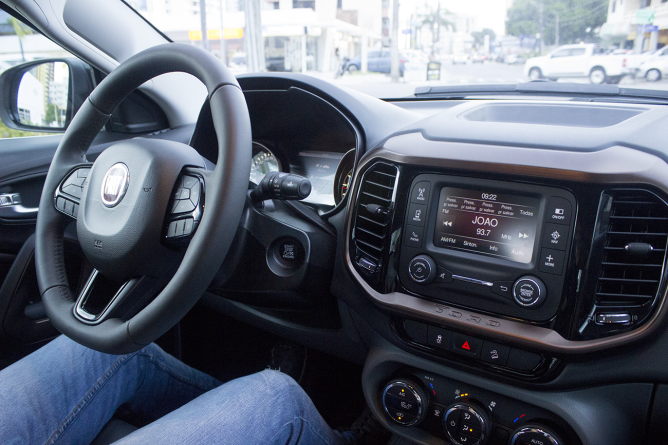 Fiat Toro é lançada oficialmente; picape tem preços a partir de R$ 76.500 3