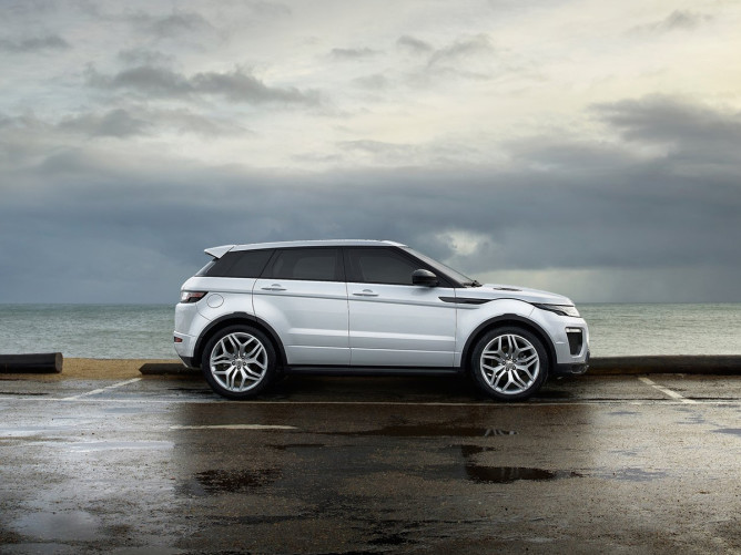 Land Rover revela Evoque 2016; SUV recebeu tapa no visual e novos itens 2