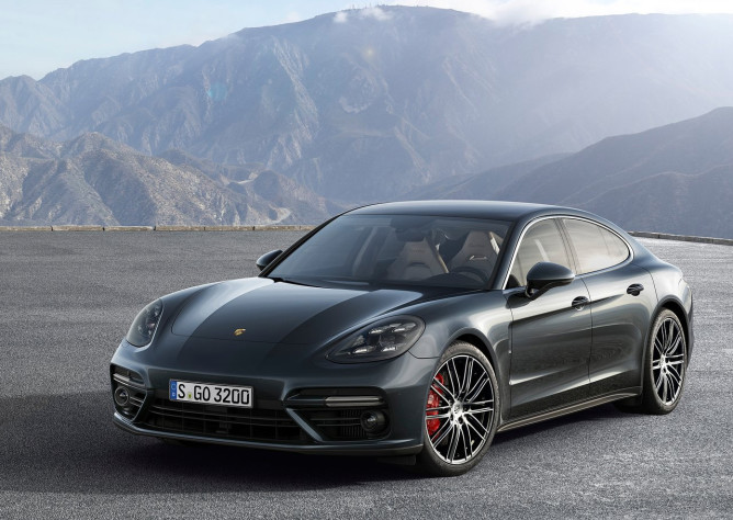 Mais esportiva e luxuosa: Porsche apresenta a nova geração do Panamera