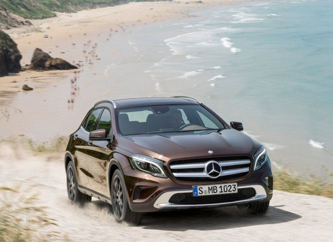 Mercedes lança GLA no Brasil; futuro nacional, modelo chega com preço inicial de R$ 132.900 2