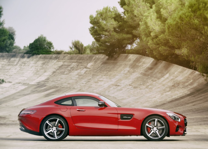 Mercedes revela o novo AMG GT, sucessor do SLS 10