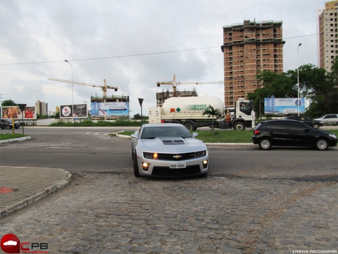 Nas Ruas de João Pessoa Maserati GranTurismo S e Camaro ZL1 22