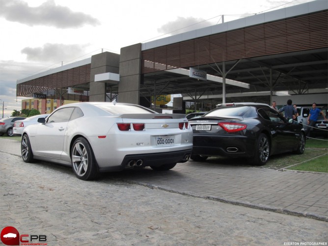 Nas Ruas de João Pessoa Maserati GranTurismo S e Camaro ZL1 23