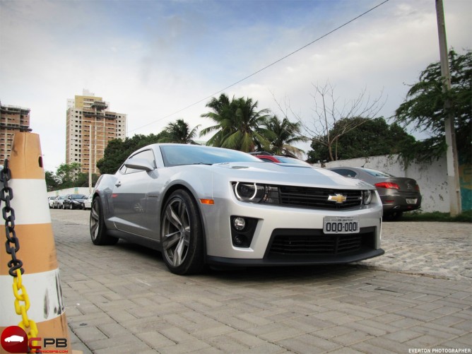 Nas Ruas de João Pessoa Maserati GranTurismo S e Camaro ZL1 38