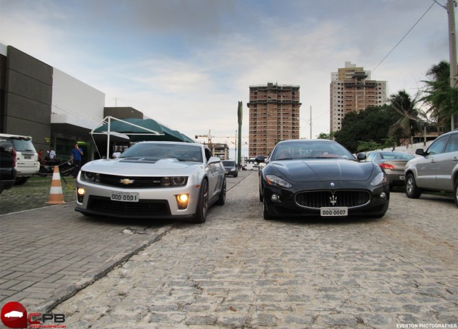 Nas Ruas de João Pessoa Maserati GranTurismo S e Camaro ZL1 43
