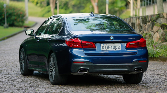 Nova geração do BMW Série 5 estréia nas lojas do Brasil 8