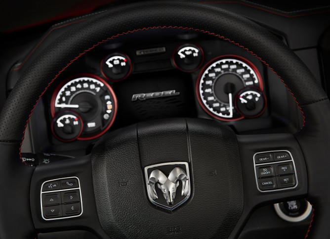 Ram mostra 1500 Rebel no Salão de Detroit; picape conta com um 5.7 V8 de até 400 cavalos 7