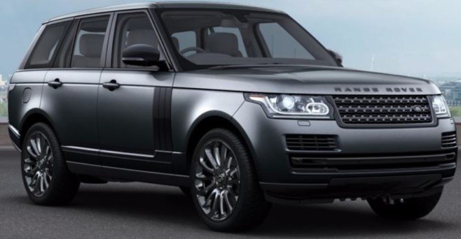 Range Rover Vogue ganha série limitada Black no Brasil