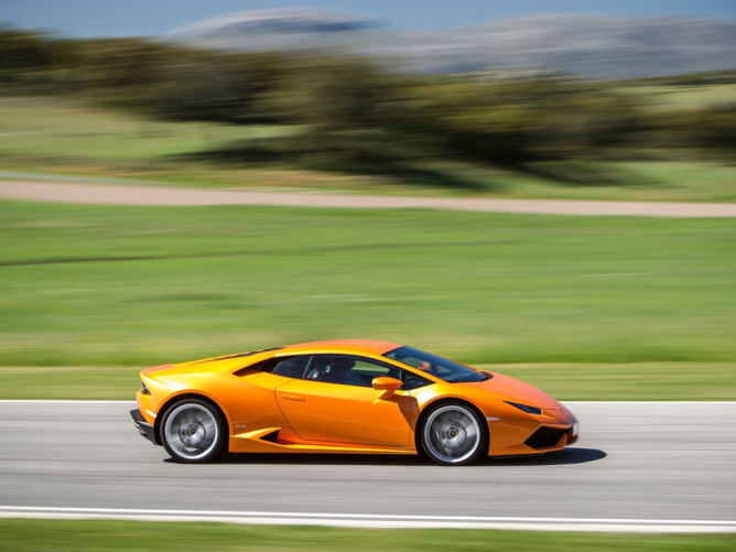 Touro bem na fita- Lamborghini bate recorde de vendas em 2015