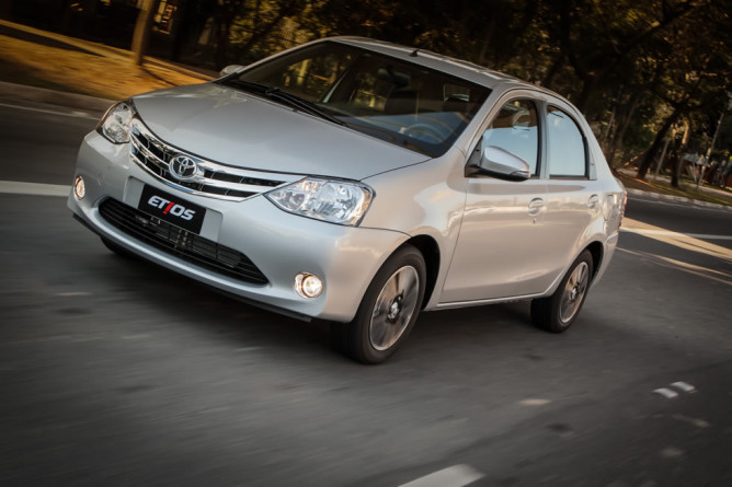 Toyota Etios fica mais caro na linha 2015 5