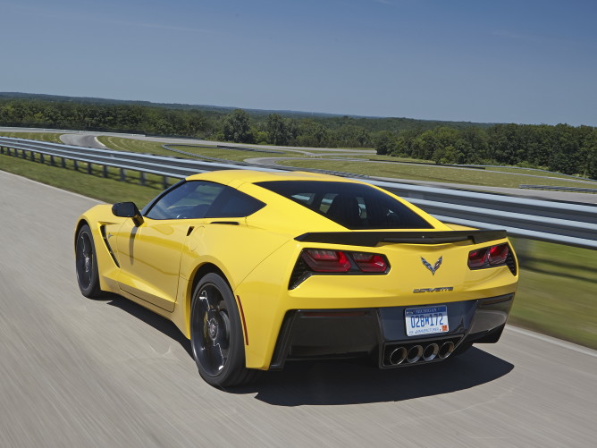 Versão mais esportiva do Novo Corvette chega em 2015 com motor de 600cv 1